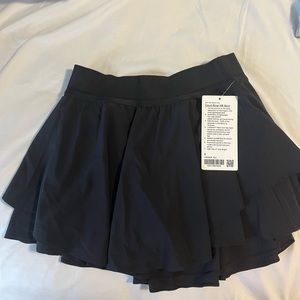 Lululemon court rival skirt
